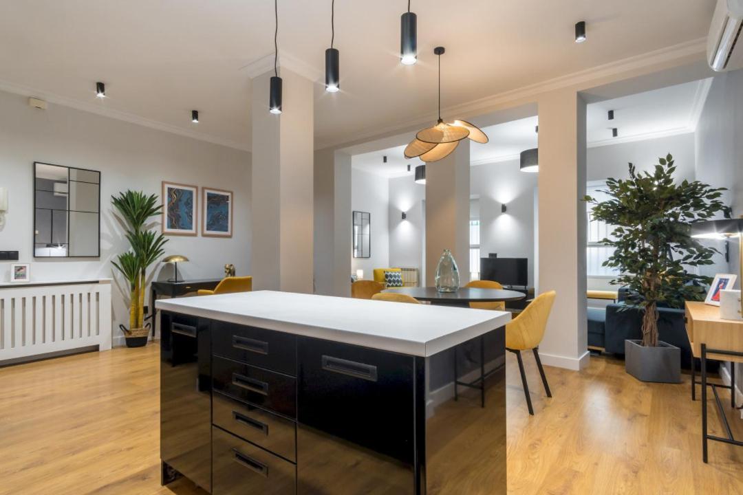 Wide And Modern -1Bd 1,5 Bth- Malasana Madrid Bagian luar foto